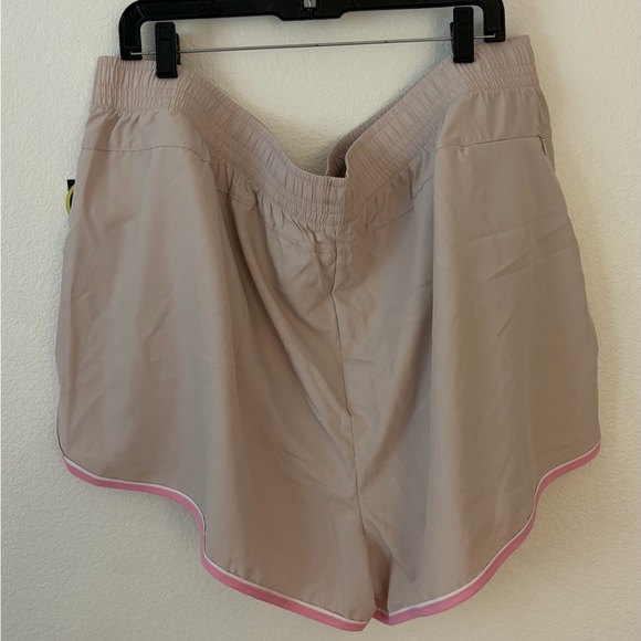 NWT Women's Tan Athletic Shorts with Pink Trim XXL (20/22W) - Picture 4 of 6